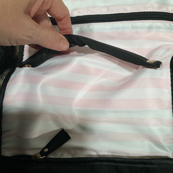 VICTORIA SECRET POUCH AND SMALL ORGANIZER - Picture 9 of 10